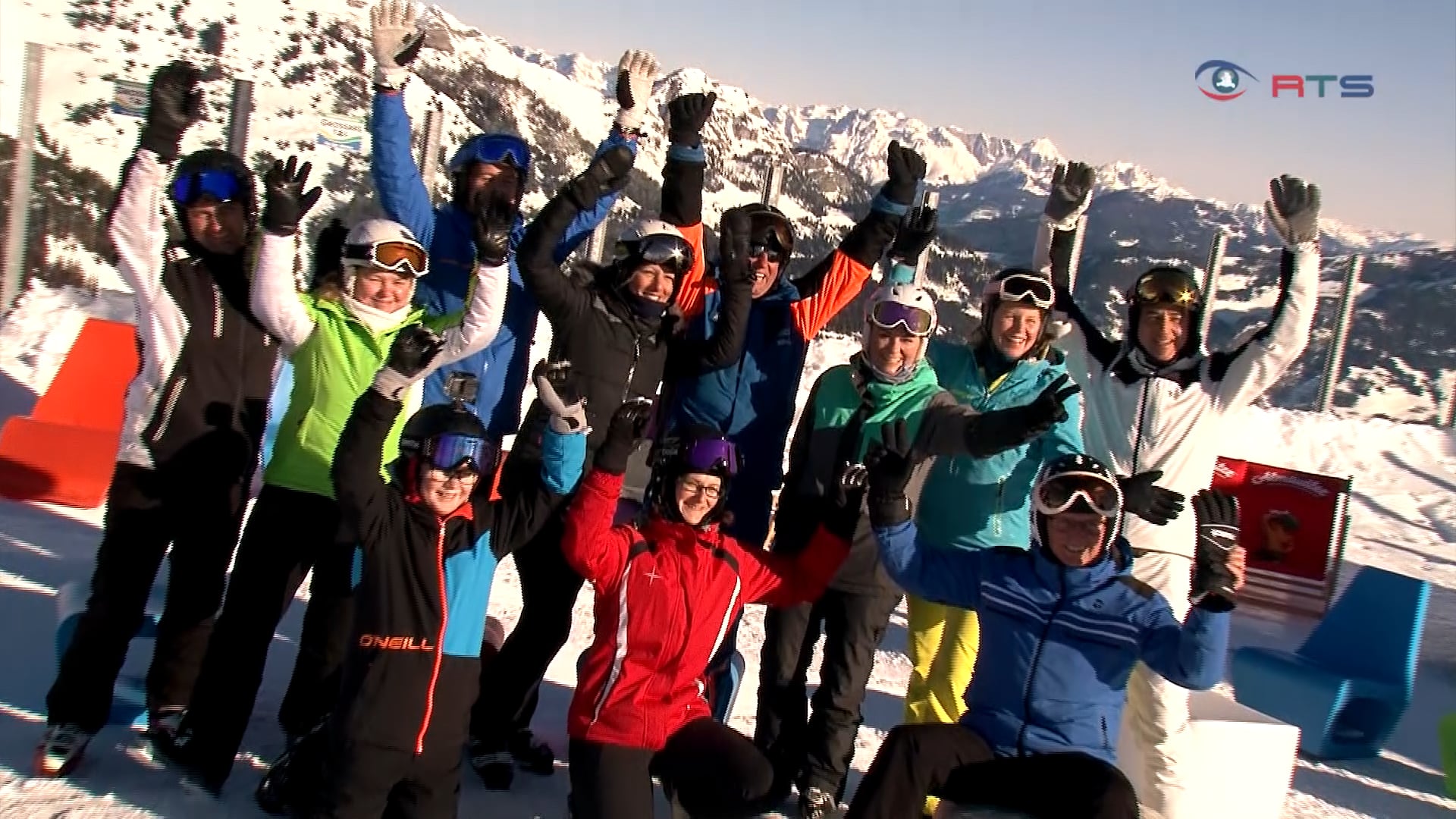 skikeriki-skifahren-in-den-morgenstunden-in-grossarl