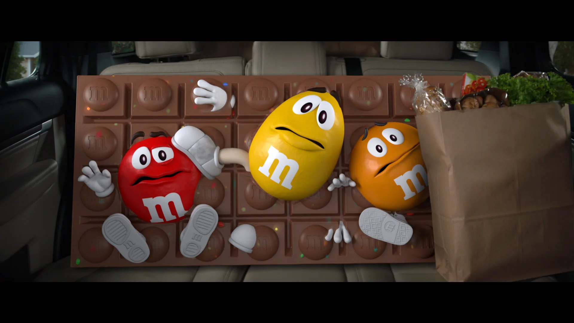 AdWatch: M&Ms / Bad Passengers 