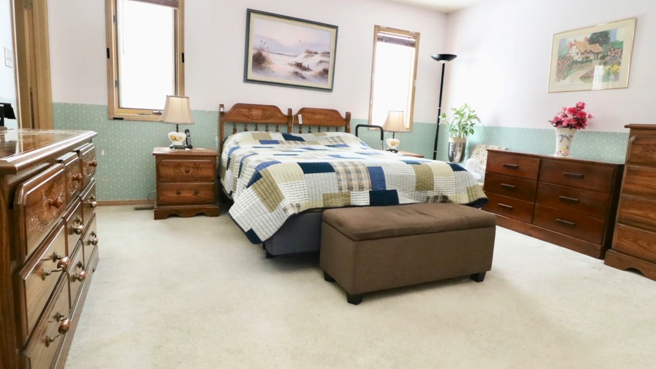 241 Gull Lake Road, Winnipeg on Vimeo