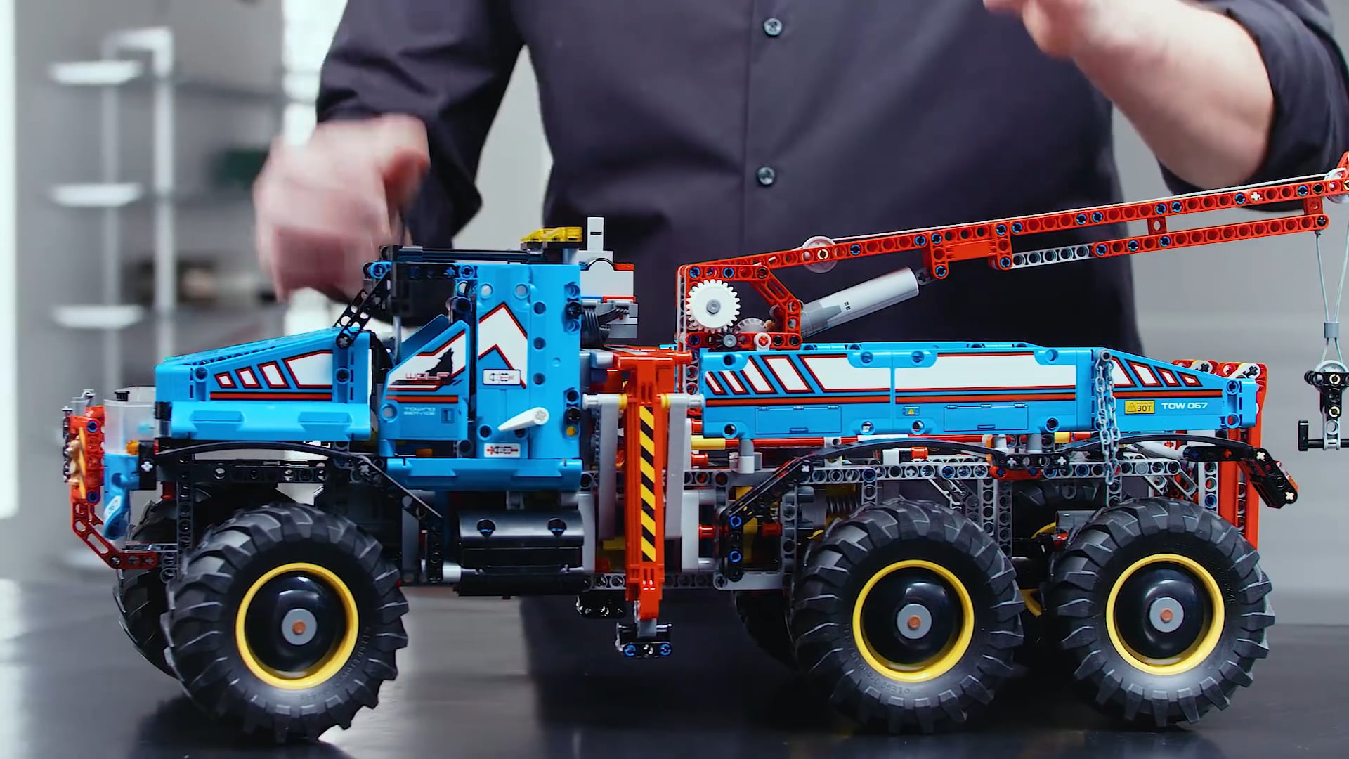 Voorlopige naam defect bloeden LEGO Technic 42070 6x6 Allterrain Sleepwagen - MisterBricks on Vimeo