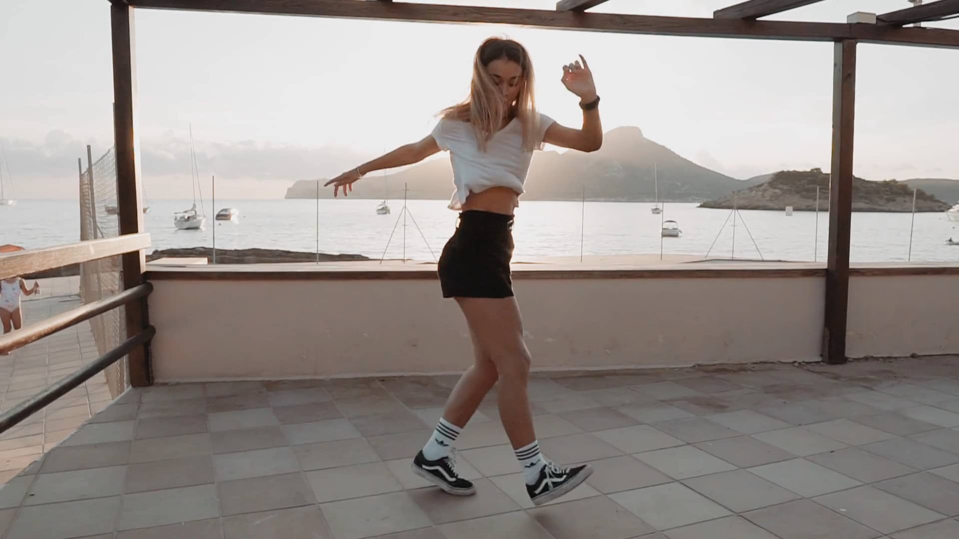 Танец shuffle. Света Хабарова шаффл. Шафл Дина Денисова. Светлана Хабарова шафл. Элен Гарсия шафл
