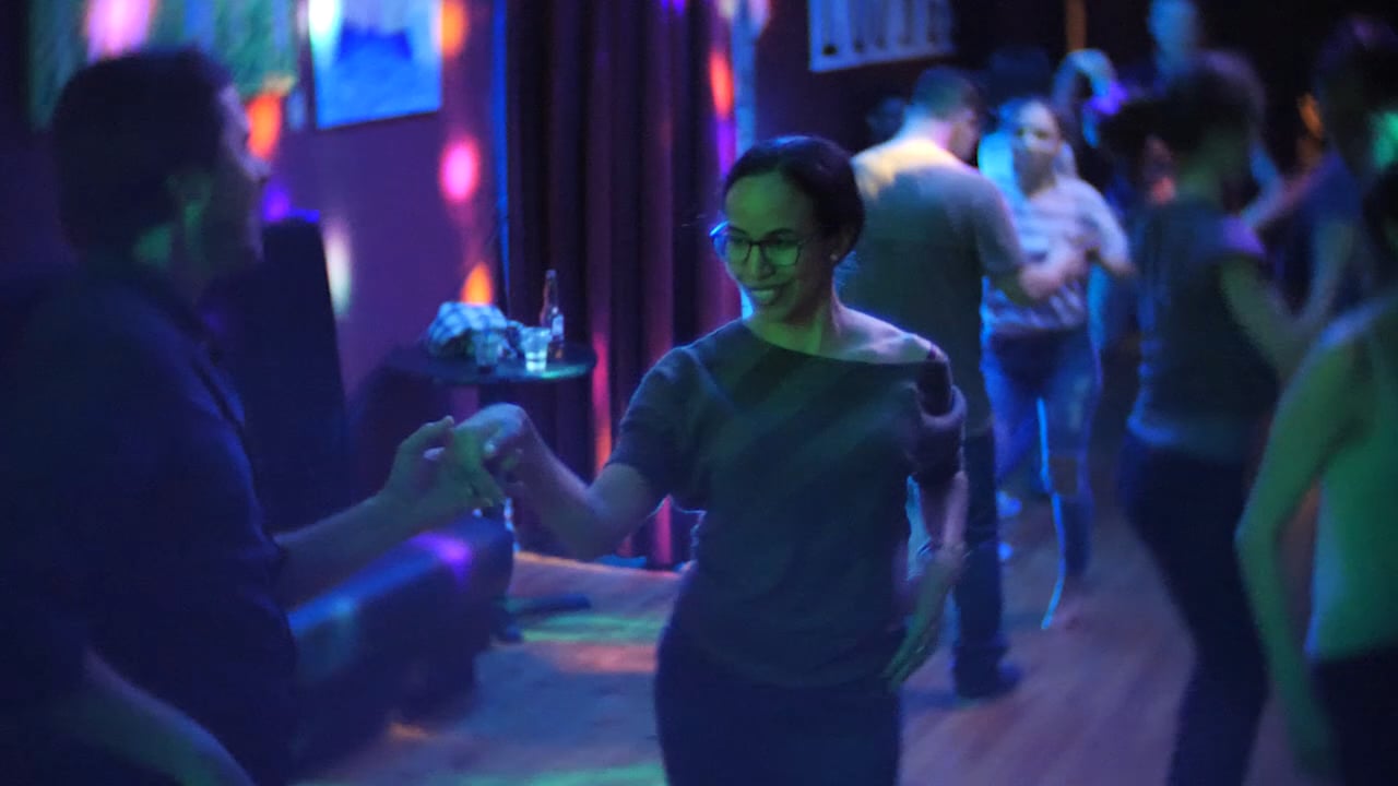 Marlene and Luke salsa dancing on Vimeo