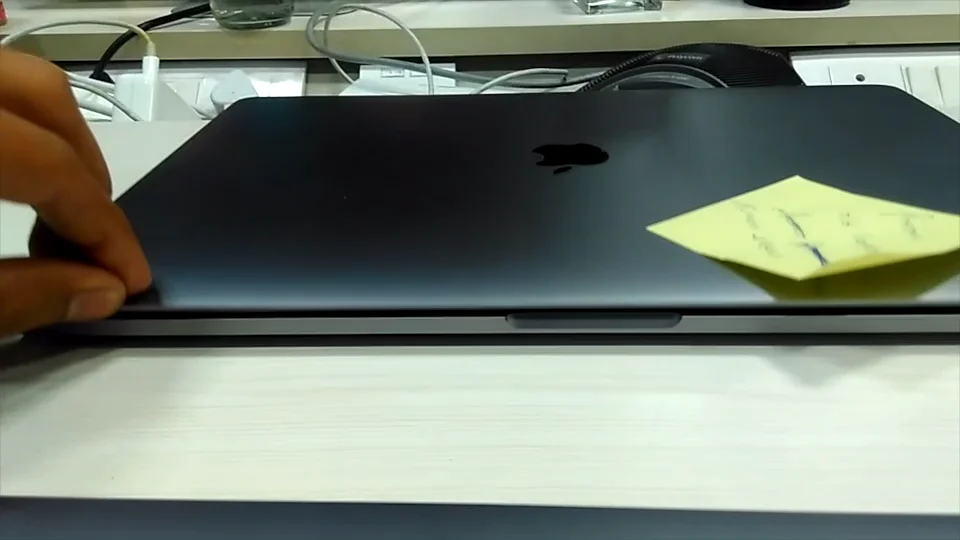 Macbook Pro 2016 TB screen bug on Vimeo