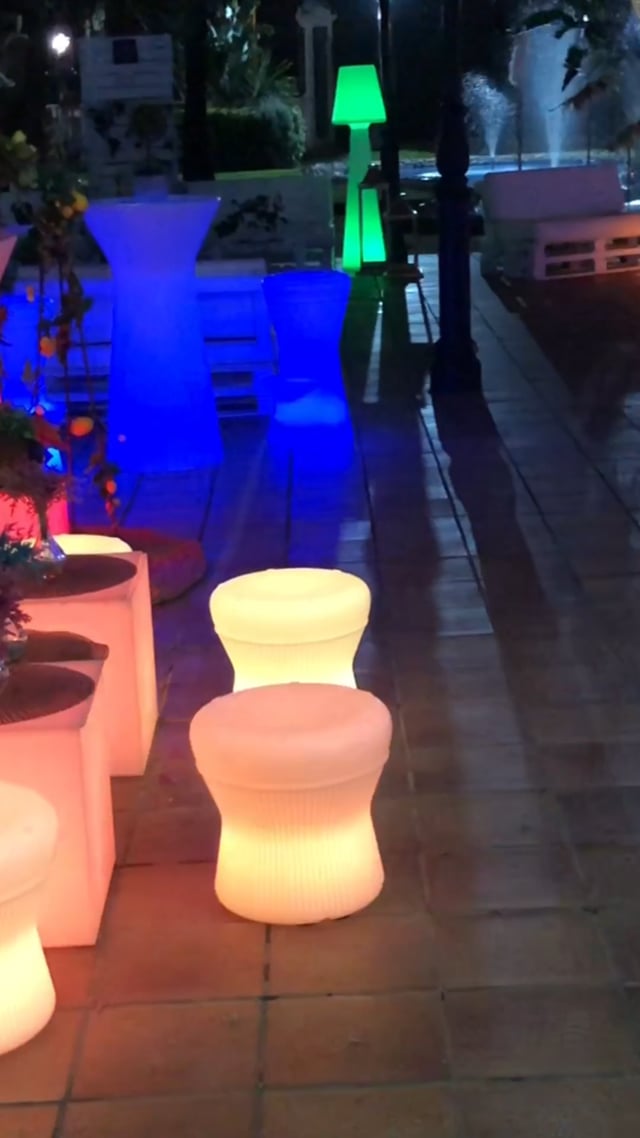 RENTA MOBILIARIO CHILLOUT BODAS