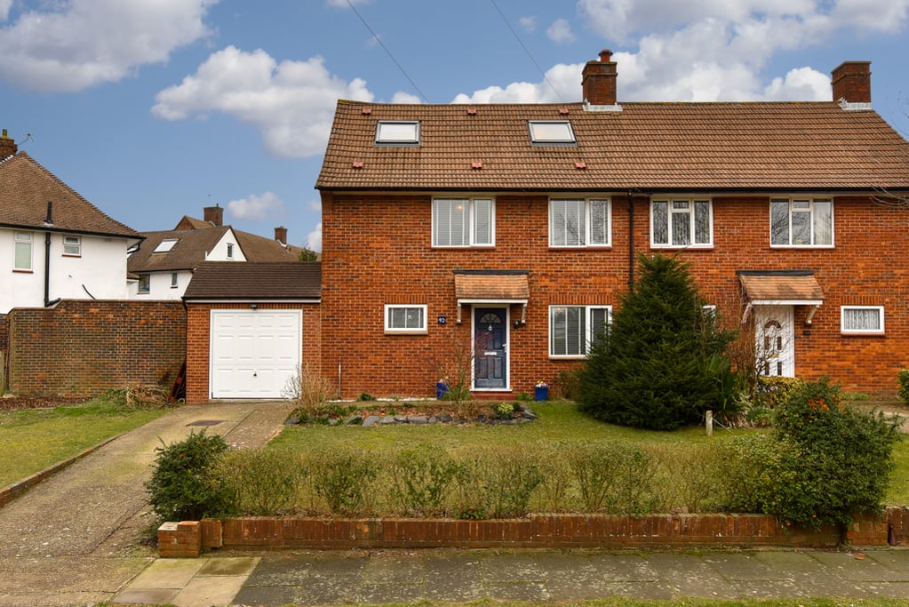 Upland Way, Epsom The Personal Agent on Vimeo