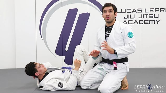 Knee Cut Pass with a Low Knee Shield