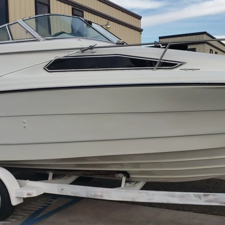 92 Rinker Fiesta Vee 235 on Vimeo