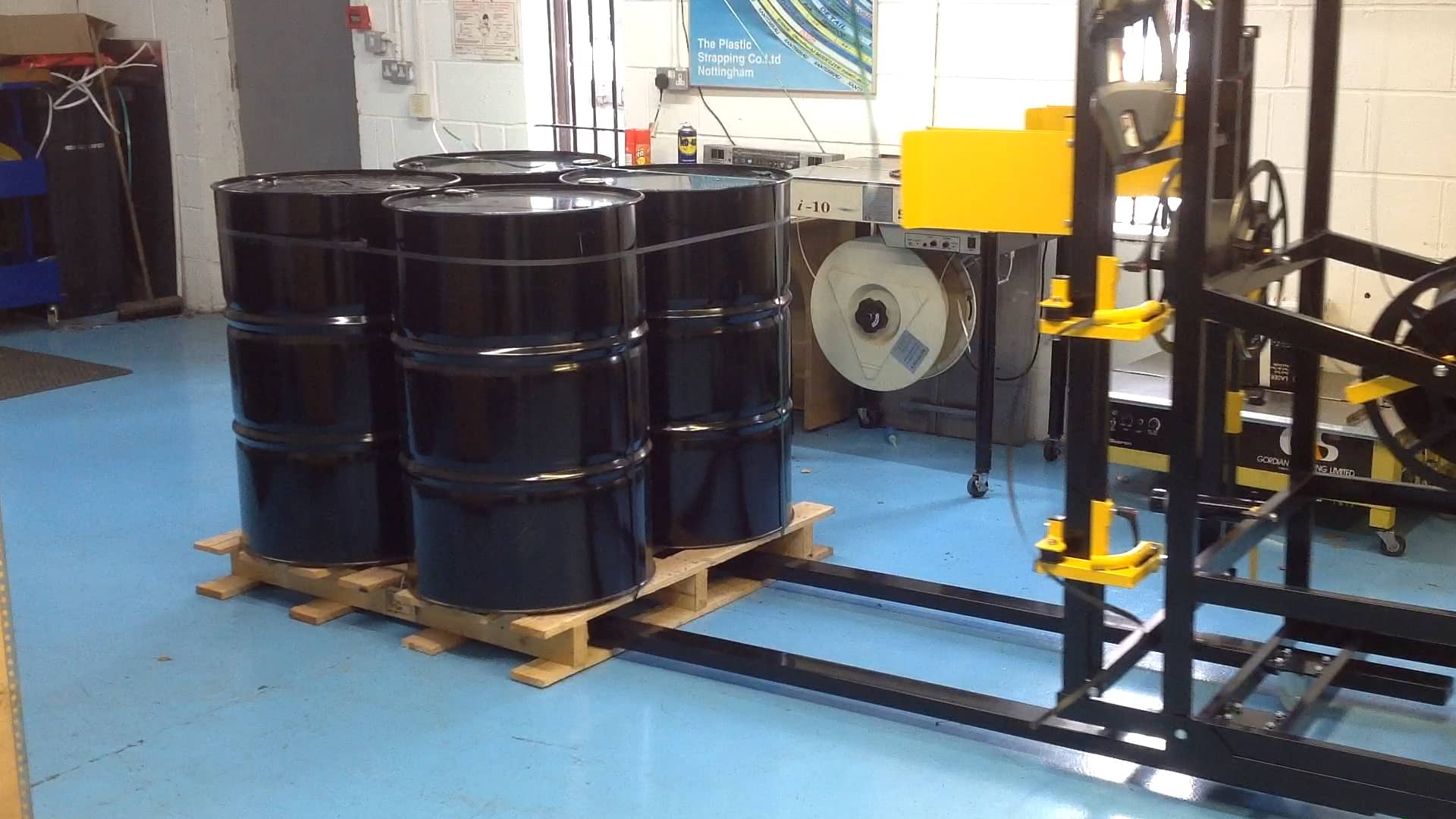 Barrel and Drum strapping made fast and easy! on Vimeo