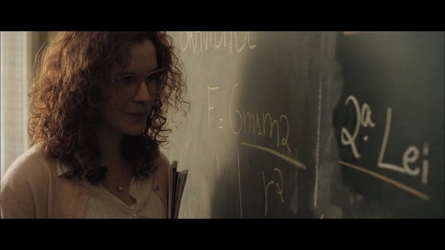 Bruna Chiaradia - Sobre Papeis