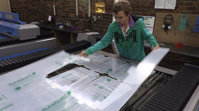 Maker Video: Wall Mount Transparent Display Made by Acrylic Sheet Cut on TruCUT Flatbed Laser Cutting Machine