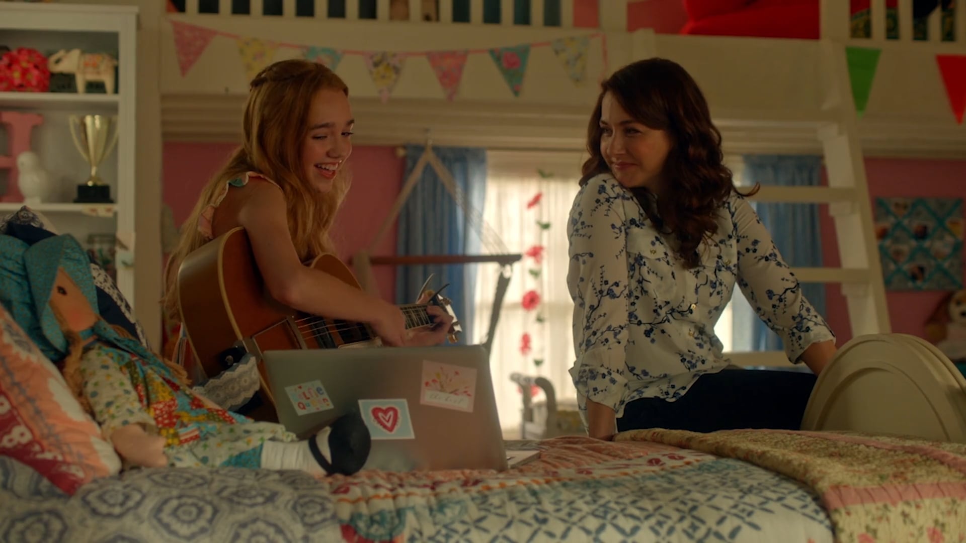 Holly Hobbie - Season One Trailer