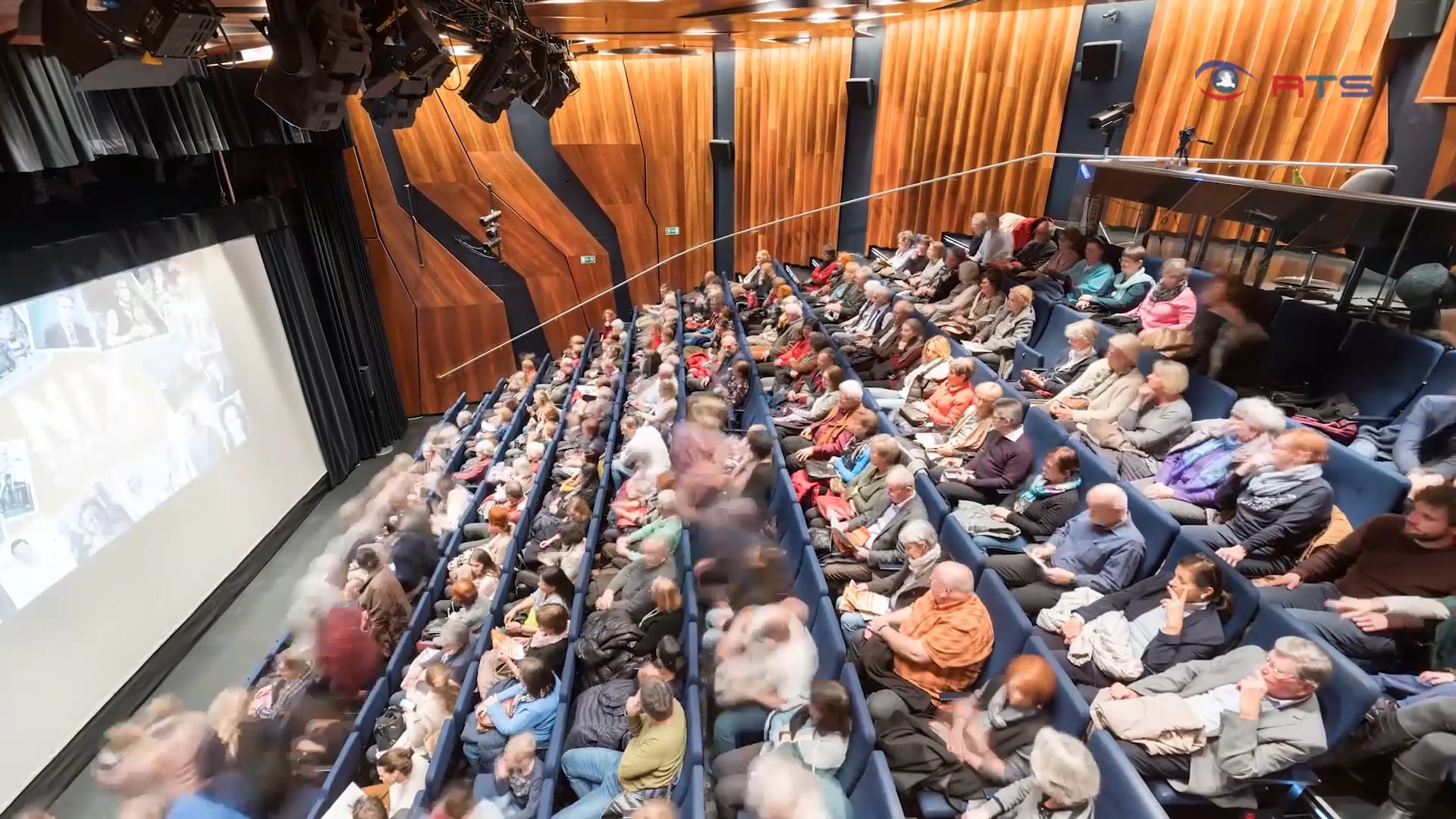 buehne-und-kino-das-oval-im-europark-setzt-weiterhin-auf-film-und-theater