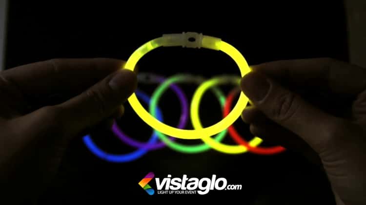 Comment bien craquer son bracelet fluorescent ? on Vimeo