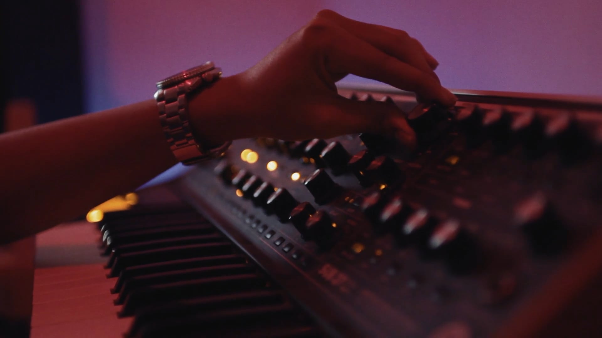 Stranger Things - Synth Cover by Artyan