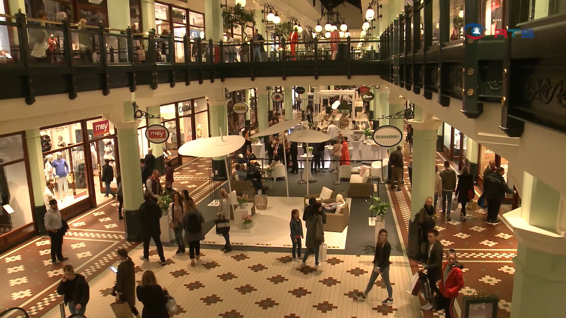 late-night-shopping-im-mcarthurglen-designer-outlet-salzburg