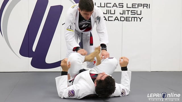 Knee On Belly Defense to Spider Guard