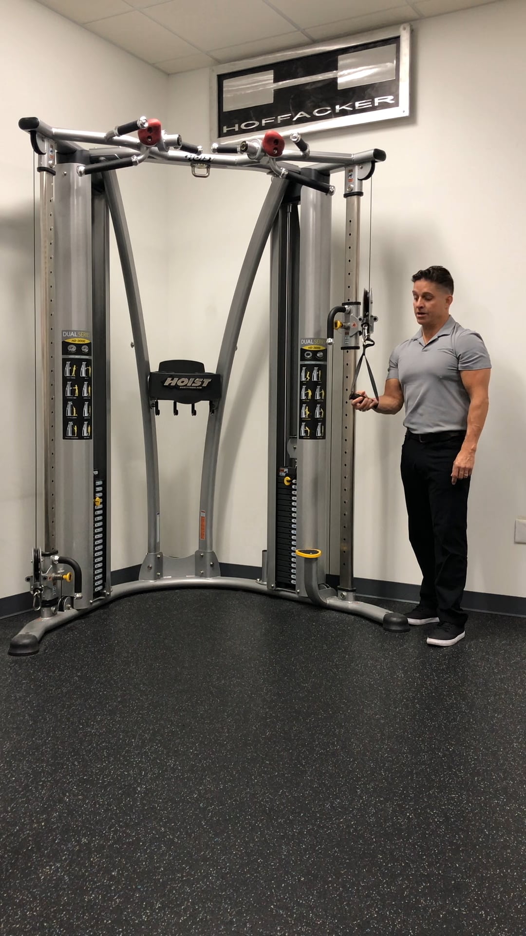 Cable Tricep Underhand Single Arm Extension on Vimeo