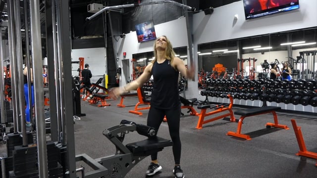 Behind The Back Lat Pulldowns