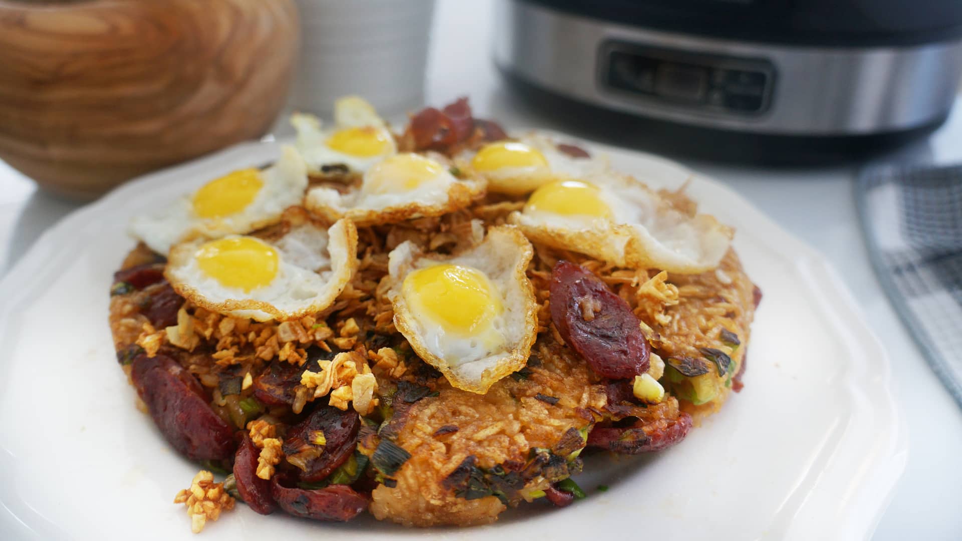 Crispy Soy Sauce Glutinous Rice with Chinese Sausage & Fried Quail Eggs