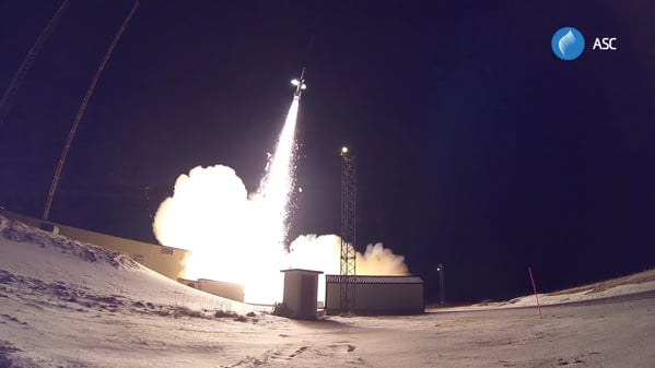 ノルウェーの夜空に謎の光と雲が発生 ついにヤツらの襲来か と思いきや その原因が判明 カラパイア