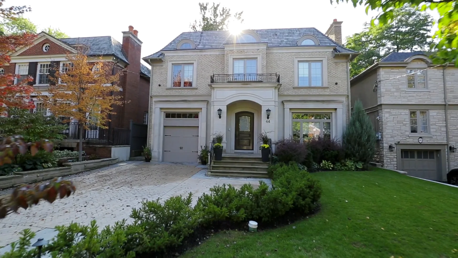 44 Mason Blvd Toronto on Vimeo