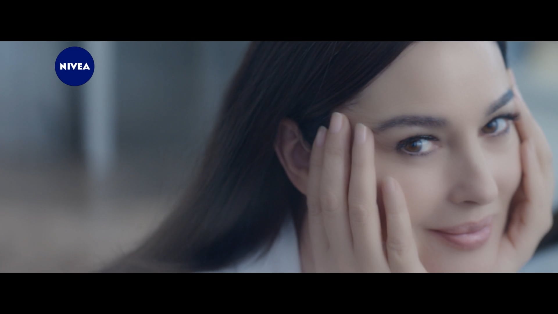 Nivea - Silver Celluar - Bellucci