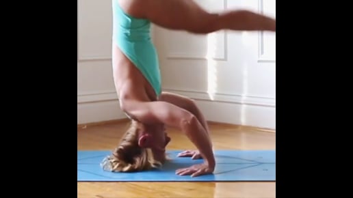 Headstand, Eight Angle Variation