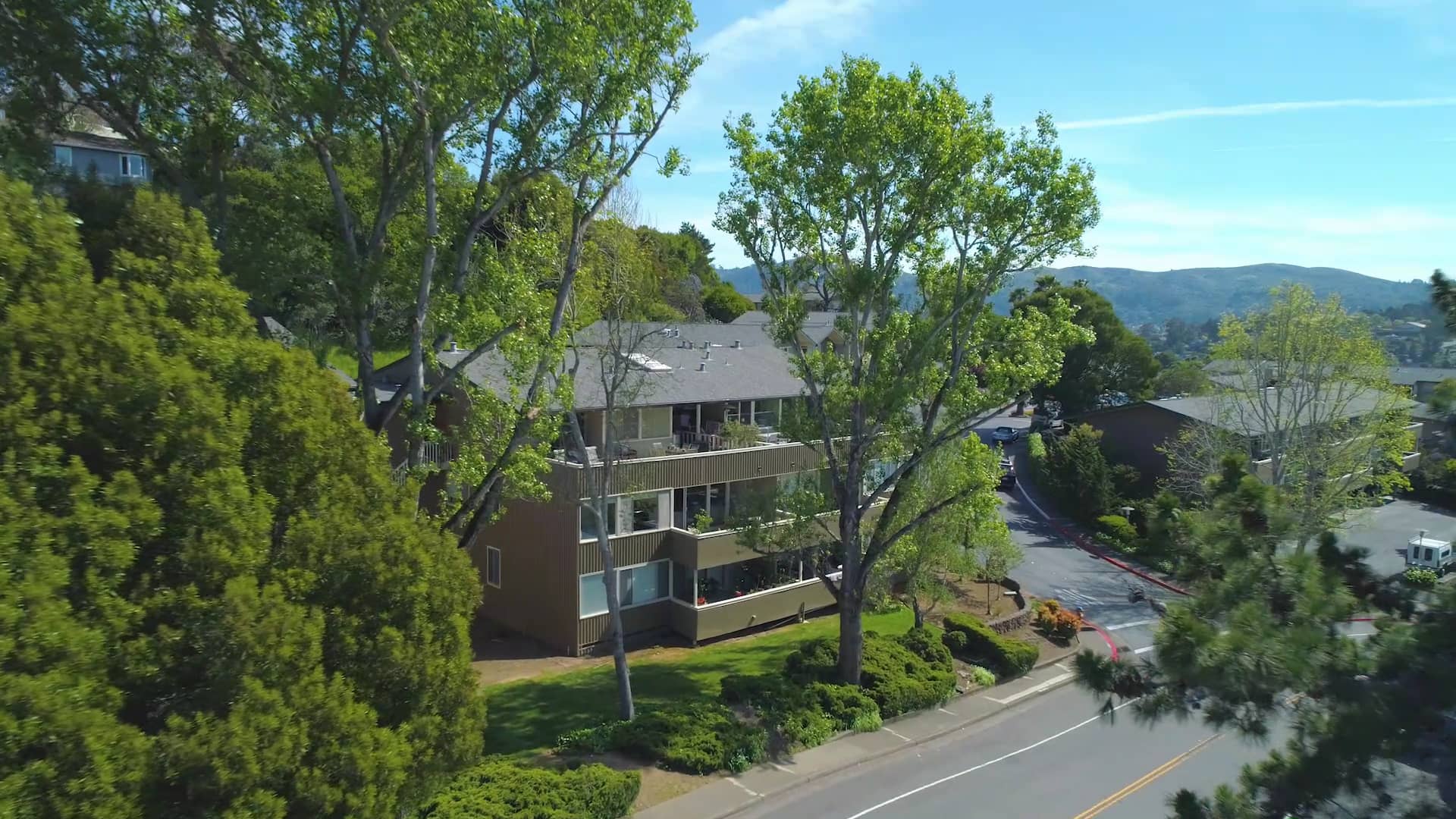 1 Andrew Drive 55, Tiburon Aerial on Vimeo