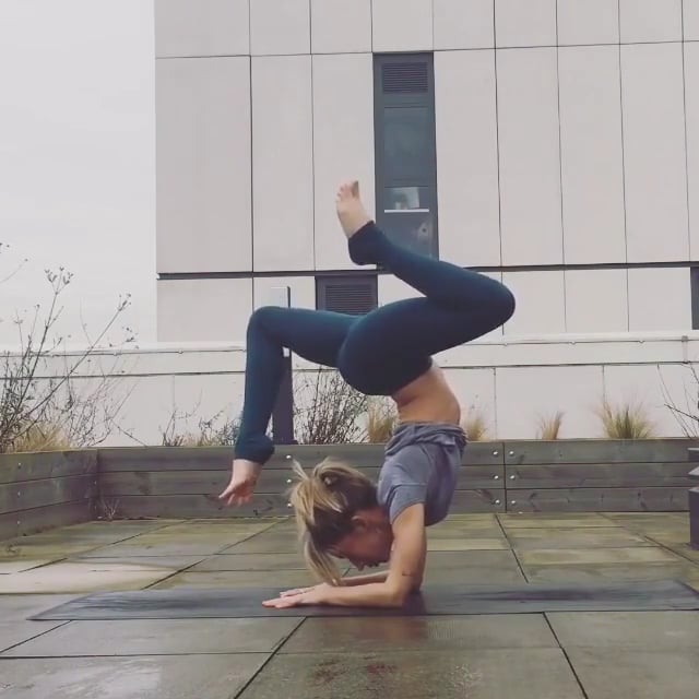 One Legged Stretched Out Scorpion, Scorpion Variation