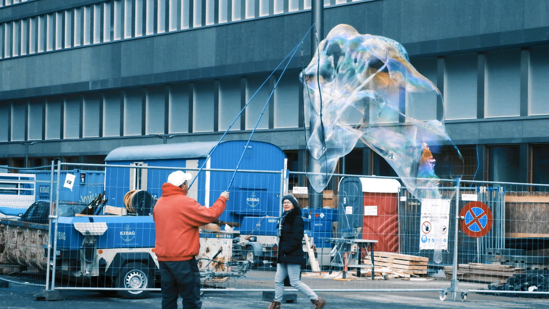 Chasing Bubbles (slow motion & lens test)