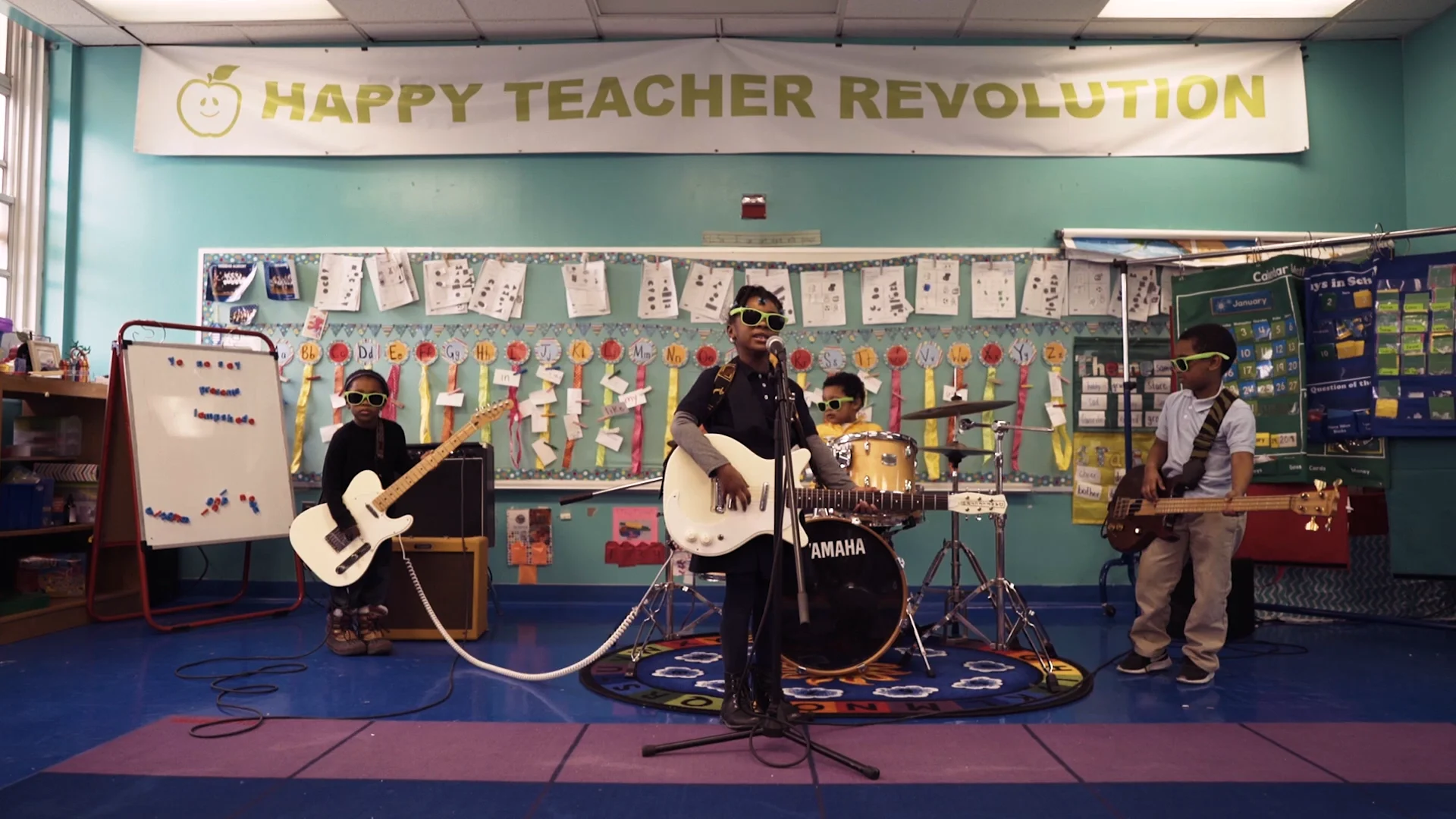 Yo No Say, Lampshade music video at Happy Teacher Revolution