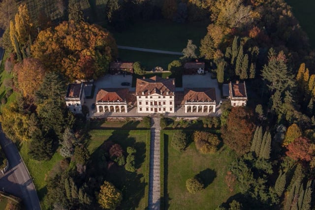 Impressive historical Venetian villa