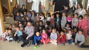 Els alumnes de P4 del CEIP Empúries visiten l'Ajuntament de l'Escala