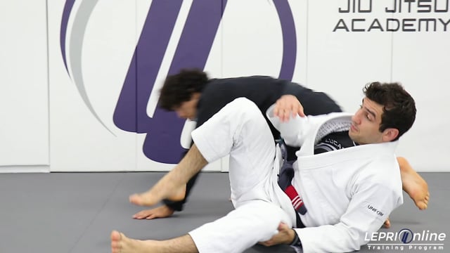 Double Under Escape to Single Leg Attempt to Guard Recovery