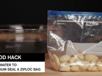 Use Water to Vacuum-Seal a Ziploc Bag