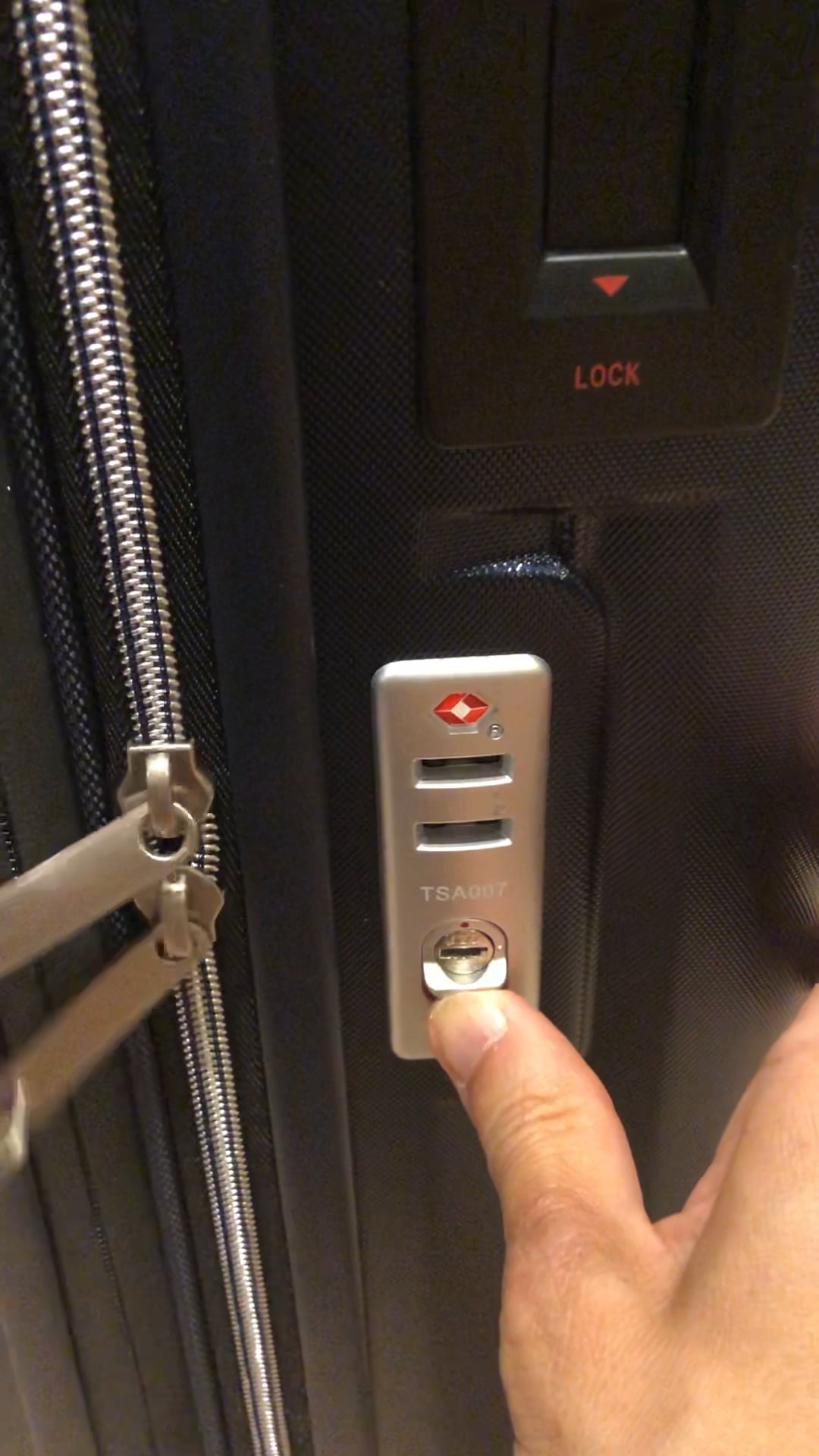 TSAロック開け方 〜How to open TSA lock〜 on Vimeo