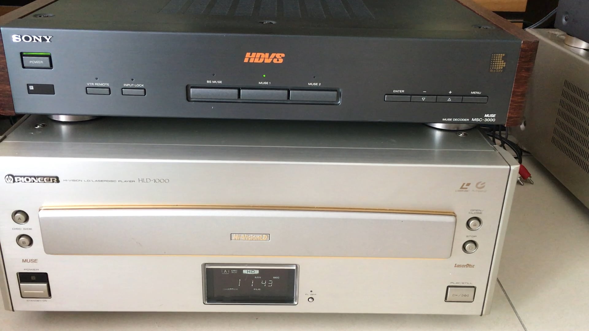 Pioneer HLD-1000 & Sony MSC-4000 decoder on Vimeo