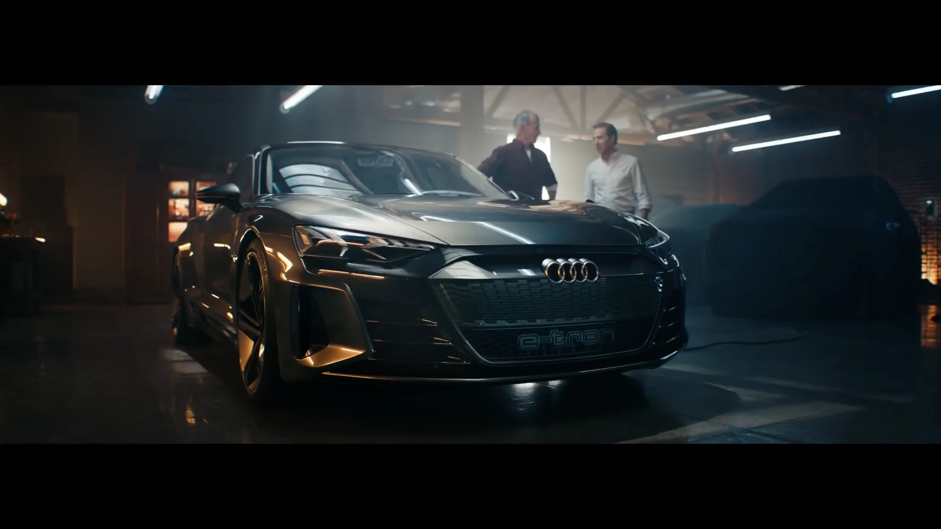 Включи видео дже. Ауди рекламный ролик 2000. Рекламные ролики автомобилей на 10 сек. Audi presents: lunch Break.