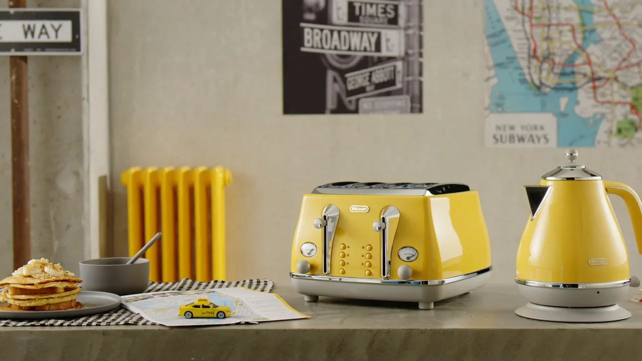 Icona Capitals New York Yellow by De Longhi Breakfast Collection with 4 slice toaster