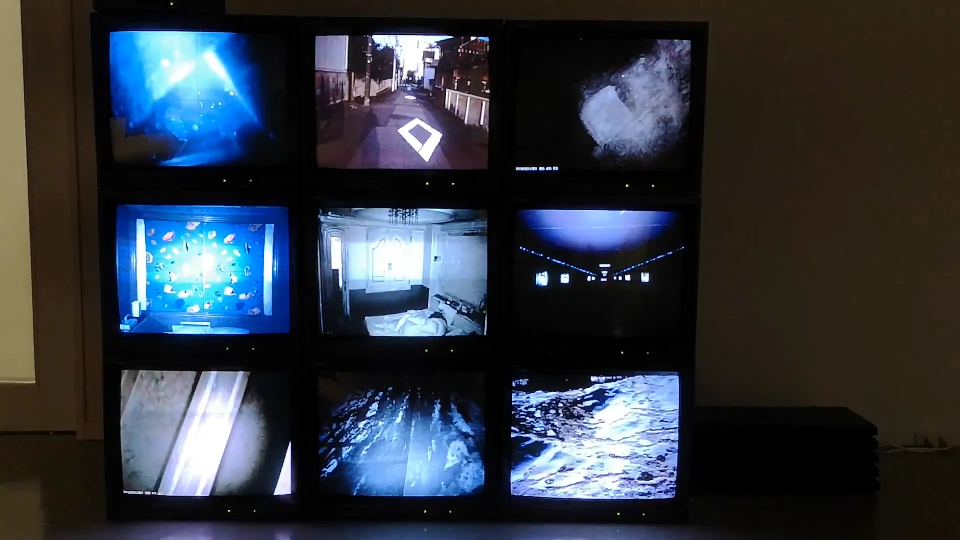 横田大輔展「Room. Pt. 1」：写真を再定義するイメージのオブジェ