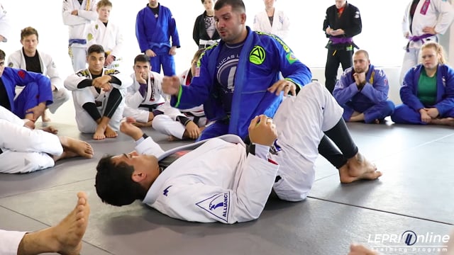 Knee Cut Pass Variation when Opponent Defends