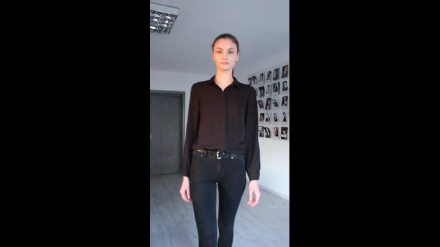 Paula Cioltean catwalk video.mp4