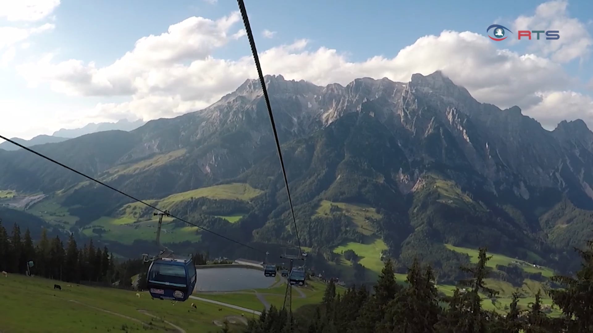 eine-von-zwoelf-gamskogelbahn-in-zauchensee-mit-dem-siegel-salzburgs-beste-sommer-bergbahnen-gekuert