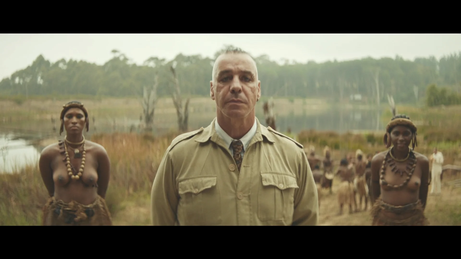 аутлендер рамштайн. Auslander rammstein перевод. Rammstein текст. Auslander rammstein перевод. Rammstein auslander обложка.