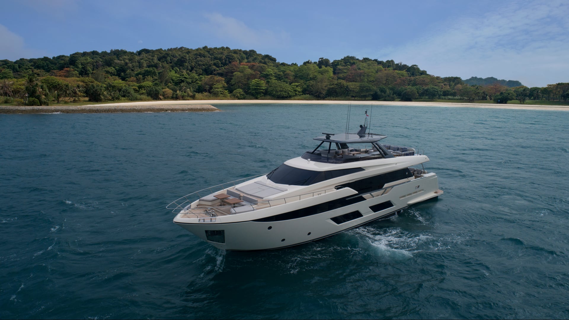 Ferretti 780