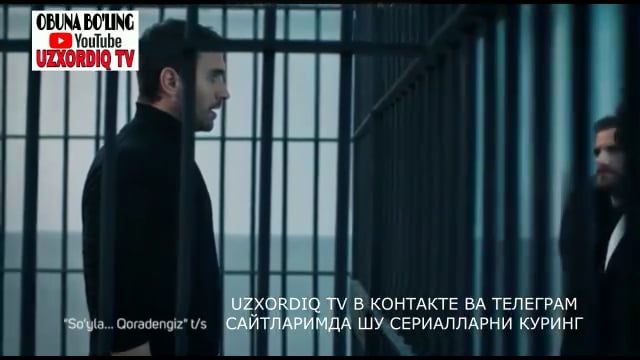 Anna Zolotarenko qiz dostlarining dumbalarini yalaydi