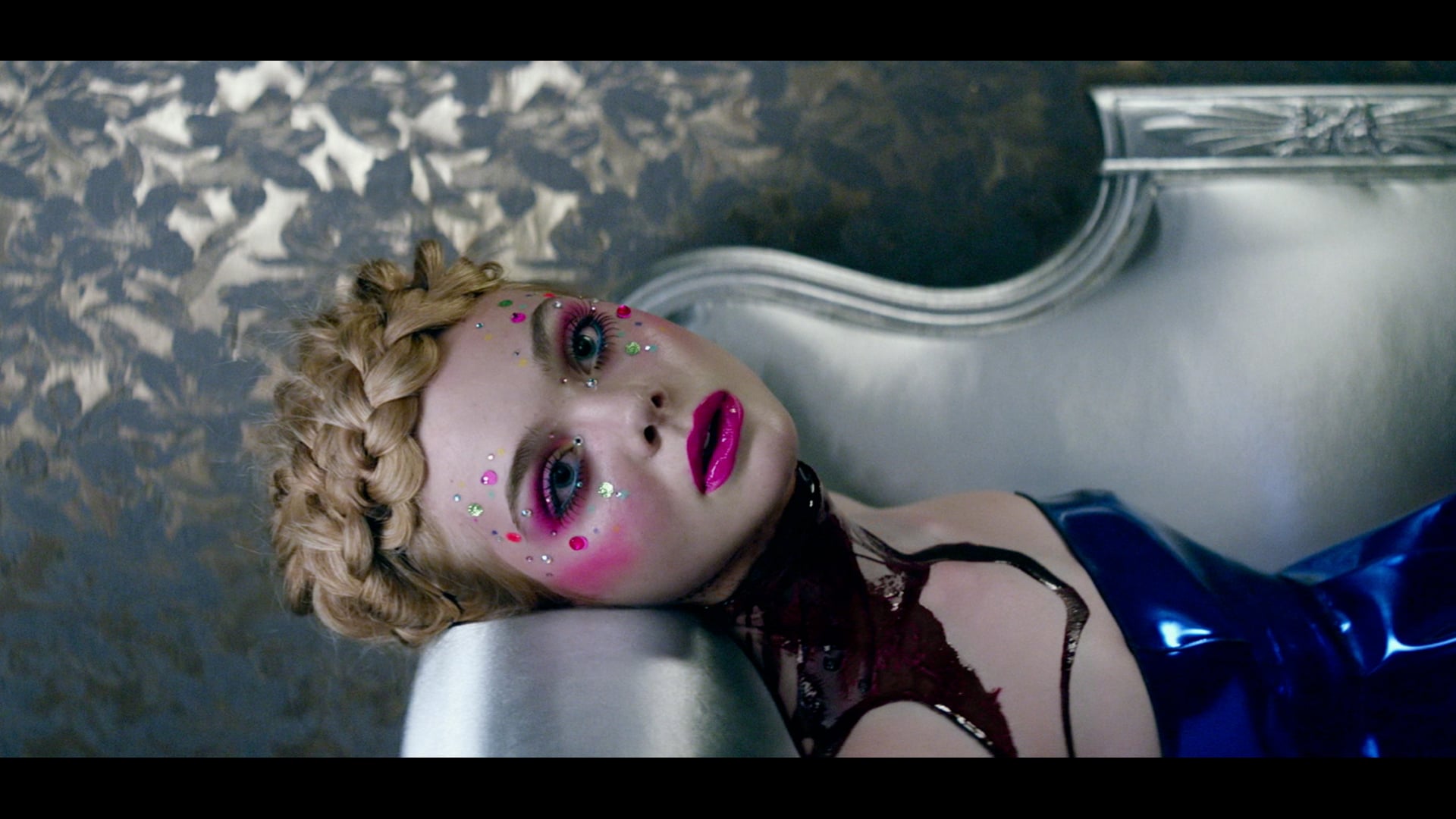 The Neon Demon - TV30 "Carve"