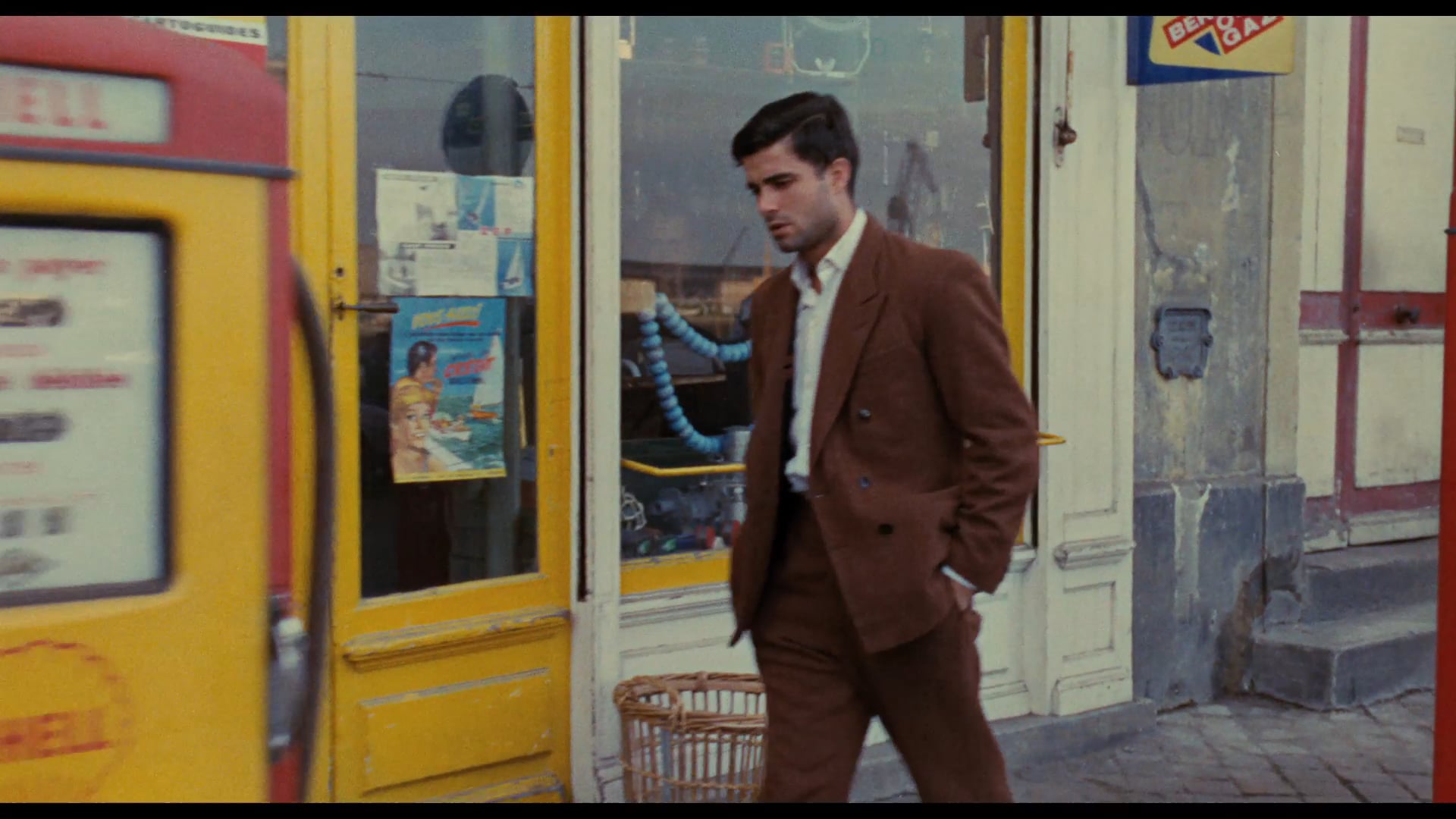 The Umbrellas of Cherbourg Trailer on Vimeo