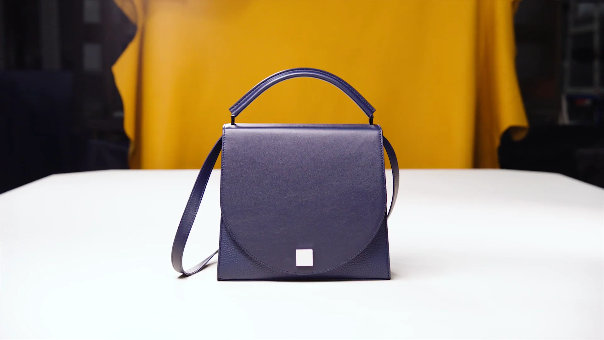 カズさん ★Camille Fournet ネイビー レザー ケース Our leathers | Camille Fournet