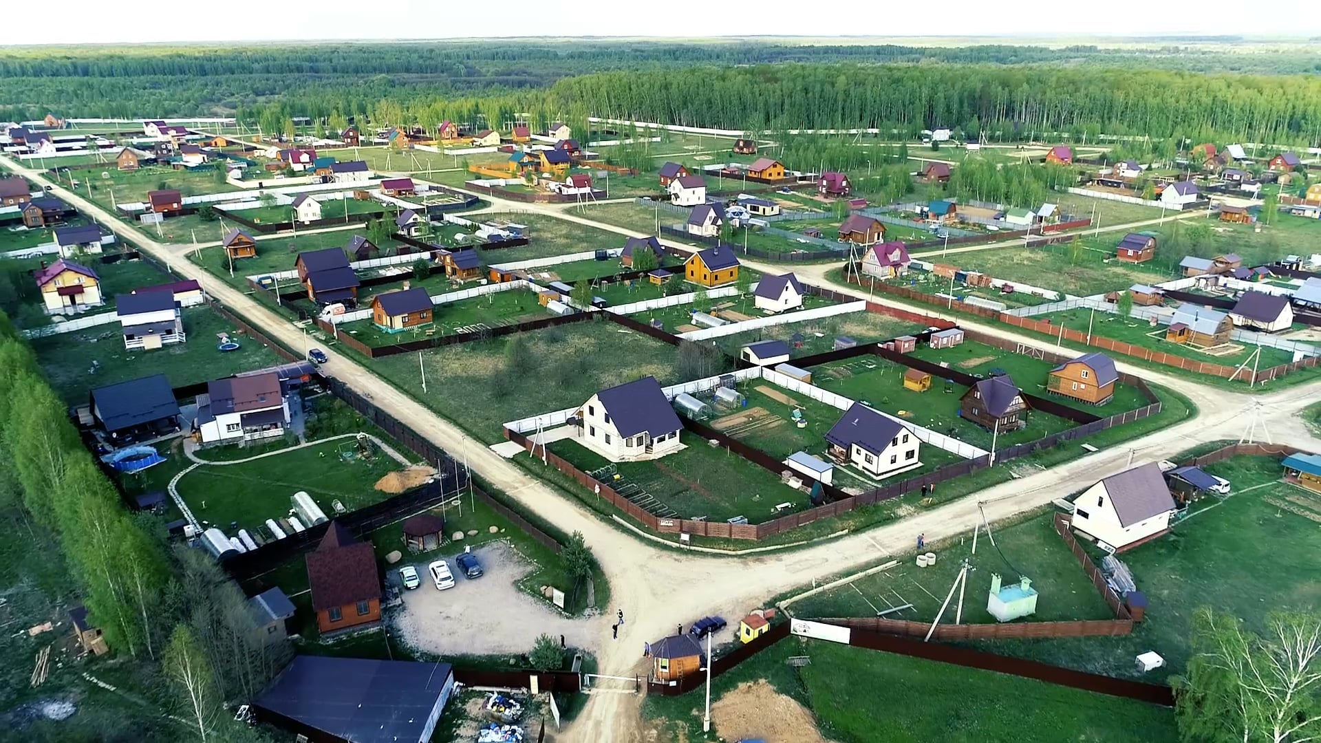 Поселок какой то. Поселок октябрьский московская область с высоты птичьего полета. Мышкин компрессорная станция. Тольятти село федоровка. Дк поселок оротукан внутри.